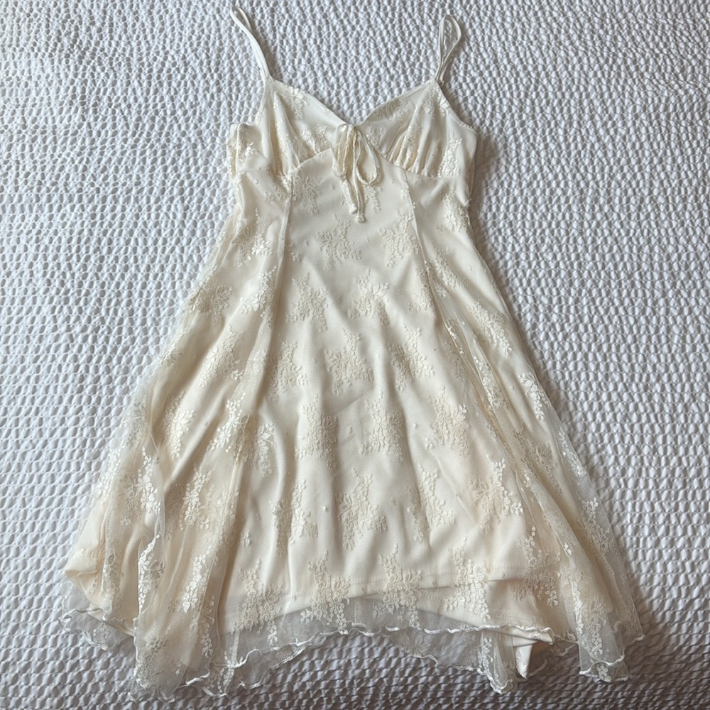 Fairy style lace detailed dress